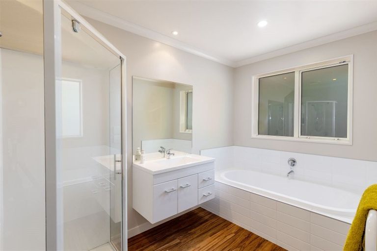 Photo of property in 10 Donovan Place, Aidanfield, Christchurch, 8025
