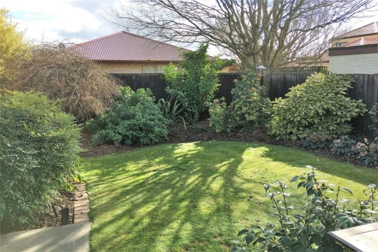 Photo of property in 2/368 Yaldhurst Road, Russley, Christchurch, 8042