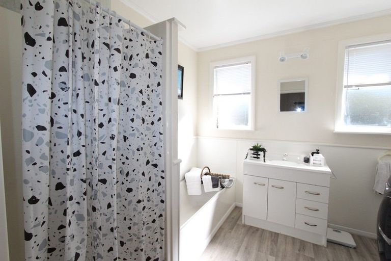 Photo of property in 1 Huia Street, Pahiatua, 4910