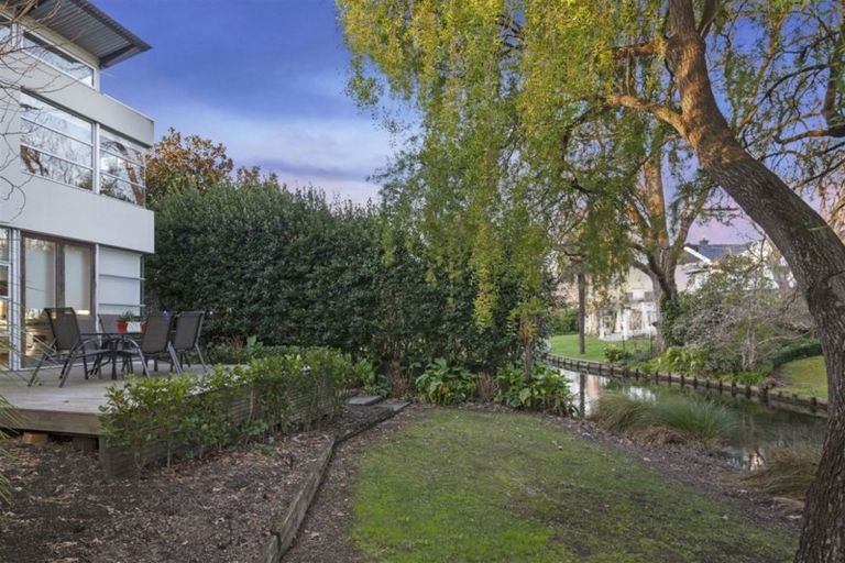 Photo of property in 100a Glandovey Road, Fendalton, Christchurch, 8052