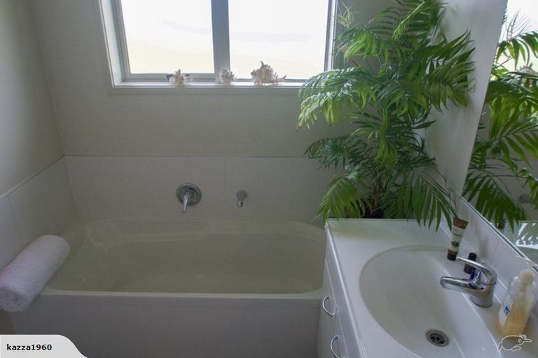 Photo of property in 5 Hamon Place, Pukehangi, Rotorua, 3015