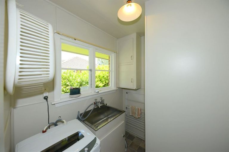 Photo of property in 6 Bevington Street, Avonhead, Christchurch, 8042