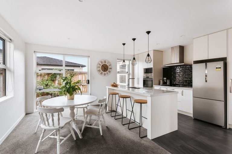 Photo of property in 17 Marion Crescent, Papamoa Beach, Papamoa, 3118