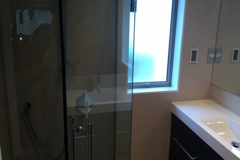 Photo of property in 6 Lismore Way, Oteha, Auckland, 0632