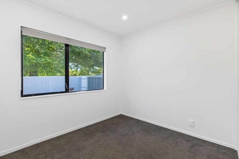 Photo of property in 2/8 Celmisia Place, Weymouth, Auckland, 2103