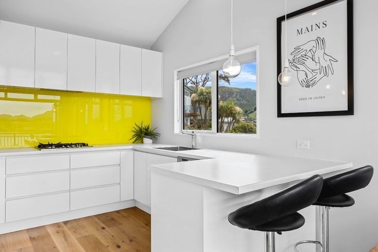 Photo of property in 4d Harmans Road, Lyttelton, 8082