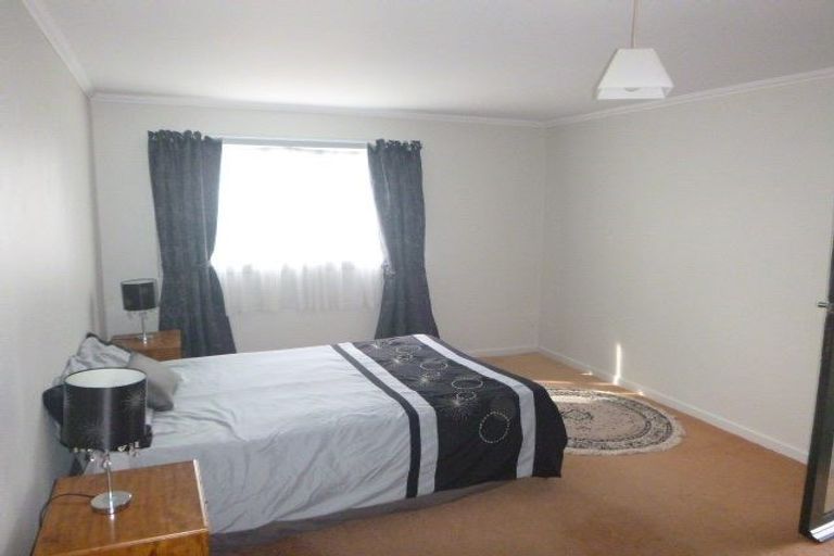 Photo of property in 25 Hartford Crescent, Totara Park, Upper Hutt, 5018