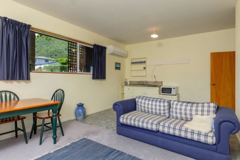 Photo of property in 12 Matai Place, Waikawa, Picton, 7220
