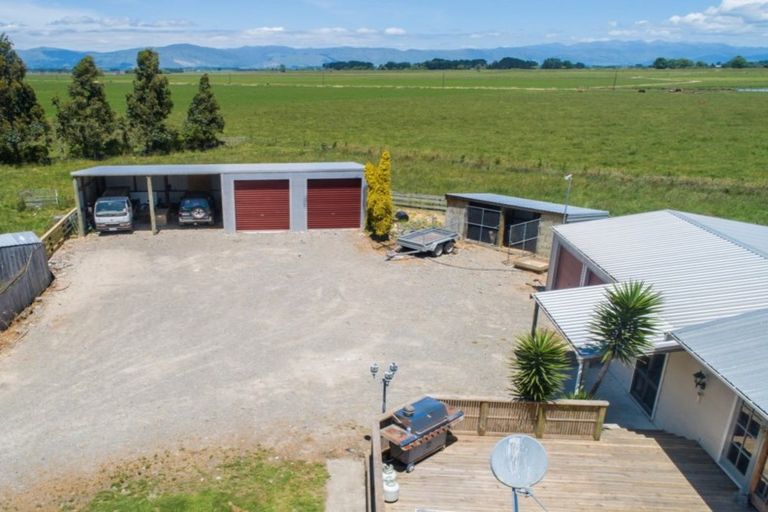 Photo of property in 281 Hoihere Road, Tiakitahuna, Palmerston North, 4477