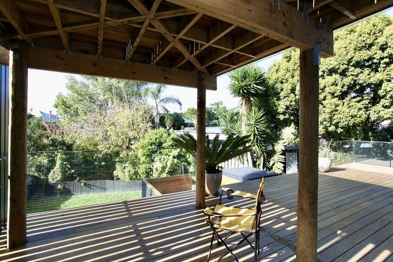 Photo of property in 23 Glenfern Road, Mellons Bay, Auckland, 2014