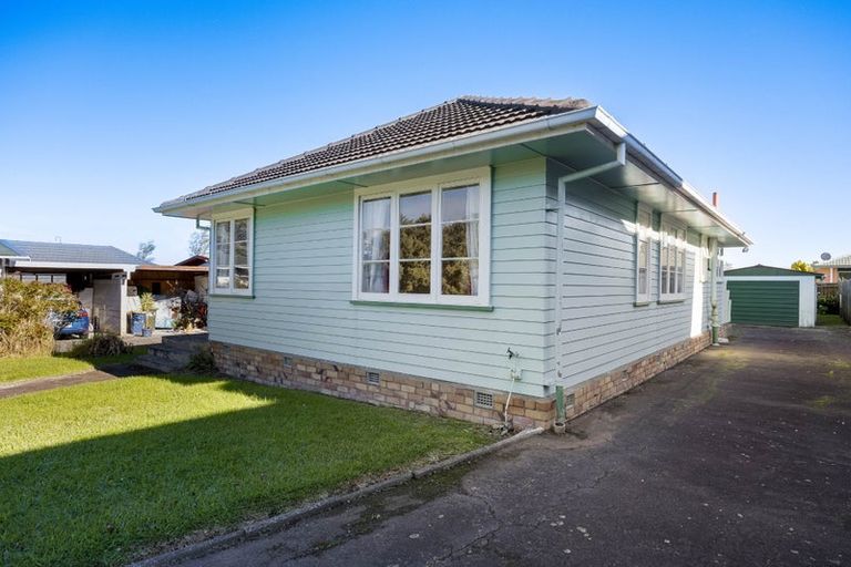 Photo of property in 116 Kervil Avenue, Te Atatu Peninsula, Auckland, 0610