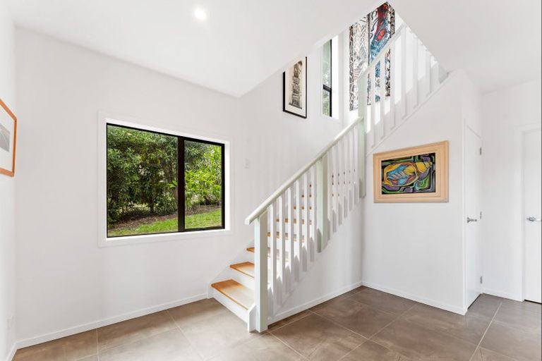 Photo of property in 29 Grand View Road, Leigh, 0985