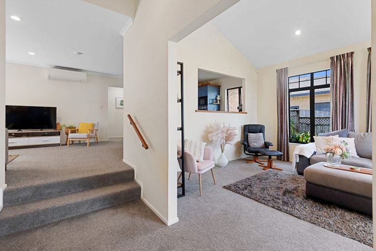 Photo of property in 24 Coventry Way, Long Bay, Auckland, 0630
