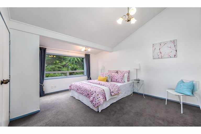 Photo of property in 312 Forest Hill Road, Waiatarua, Auckland, 0612
