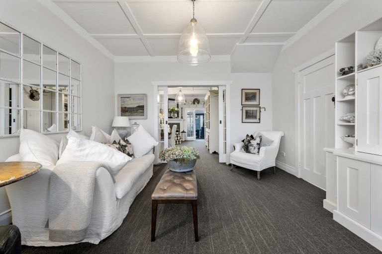 Photo of property in 10 Queens Parade, Devonport, Auckland, 0624