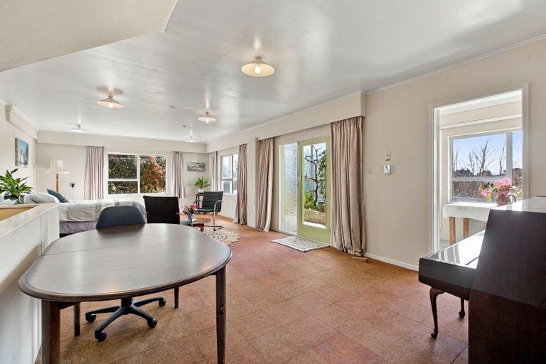 Photo of property in 7 Montana Place, Merrilands, New Plymouth, 4312