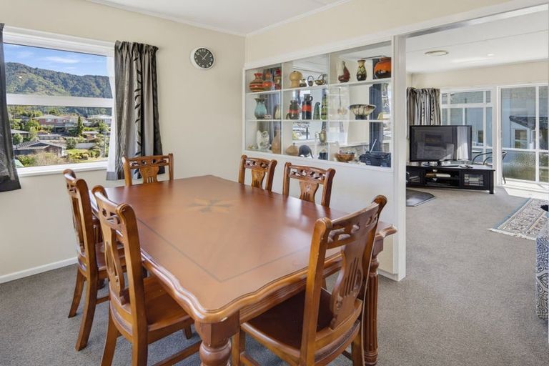 Photo of property in 10 Seaview Crescent, Picton, 7220