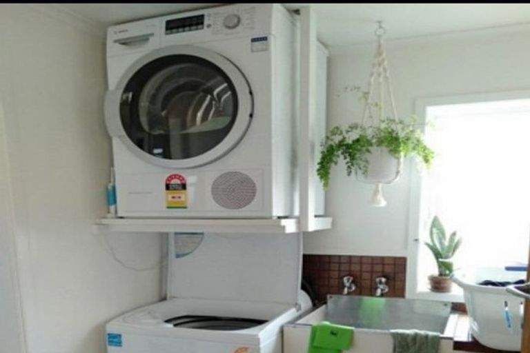 Photo of property in 34 Townsend Road, Miramar, Wellington, 6022