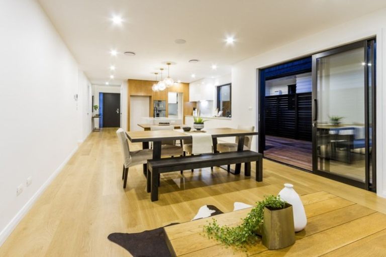 Photo of property in 19 Tawatawa Street, Long Bay, Auckland, 0630