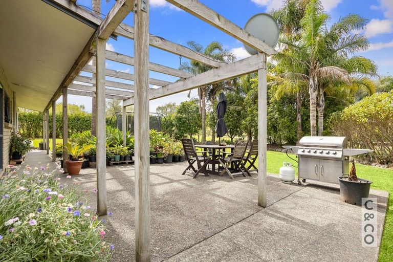 Photo of property in 832 Old North Road, Waimauku, 0882