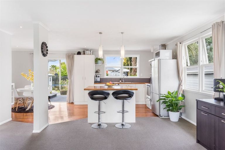 Photo of property in 253 Rangatira Road, Beach Haven, Auckland, 0626