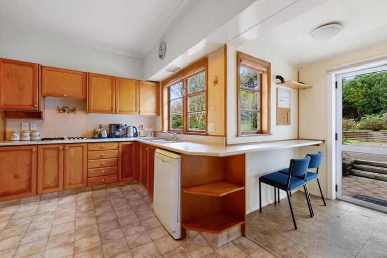 Photo of property in 52 Homewood Avenue, Karori, Wellington, 6012