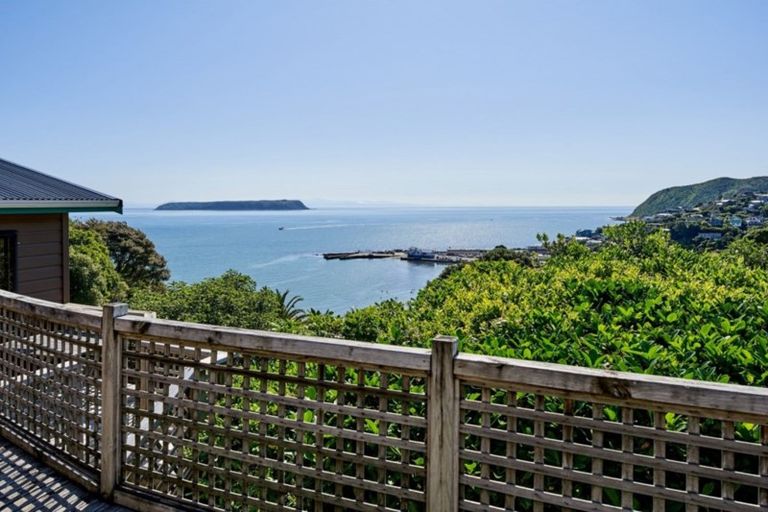Photo of property in 118a Motuhara Road, Plimmerton, Porirua, 5026