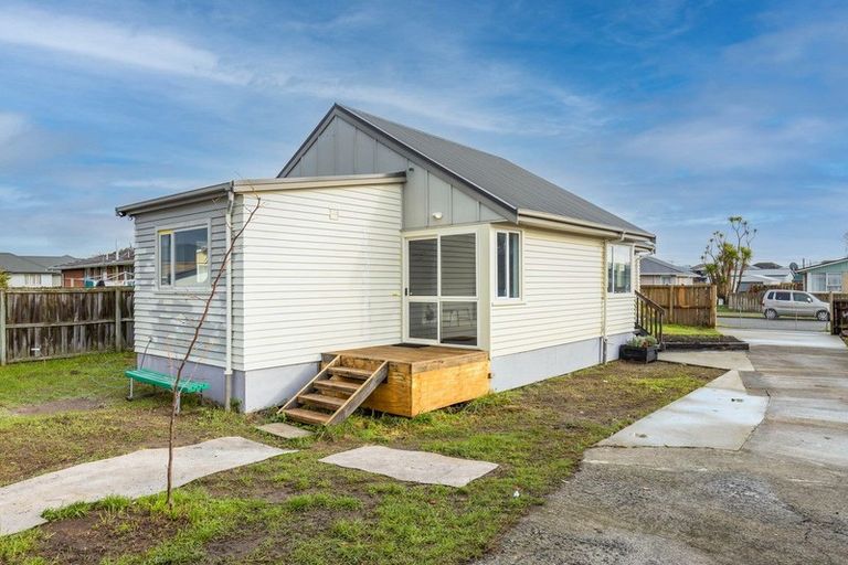 Photo of property in 4 Saint Heliers Crescent, Aranui, Christchurch, 8061