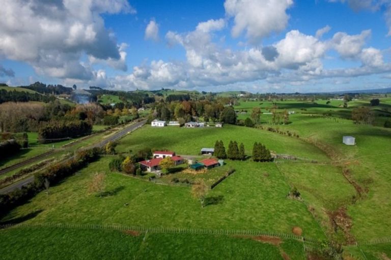 Photo of property in 1024 Mountain Road, Waiongana, Inglewood, 4389