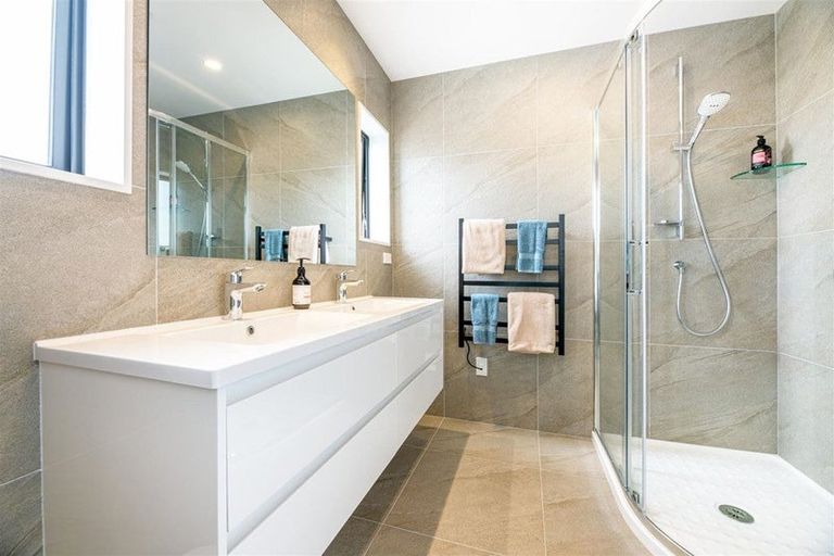 Photo of property in 12 Moki Place, Long Bay, Auckland, 0630