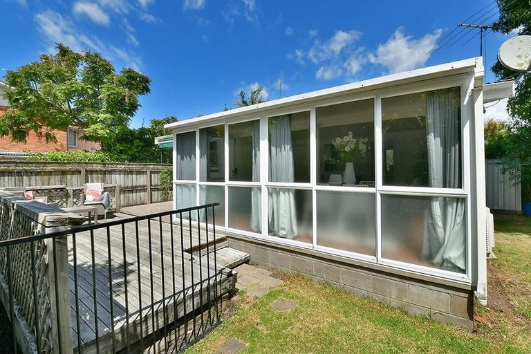 Photo of property in 23 Lillian Place, Orewa, 0931