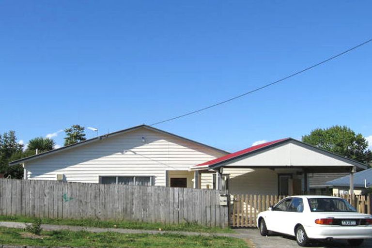 Photo of property in 1/48a Gardner Avenue, New Lynn, Auckland, 0600