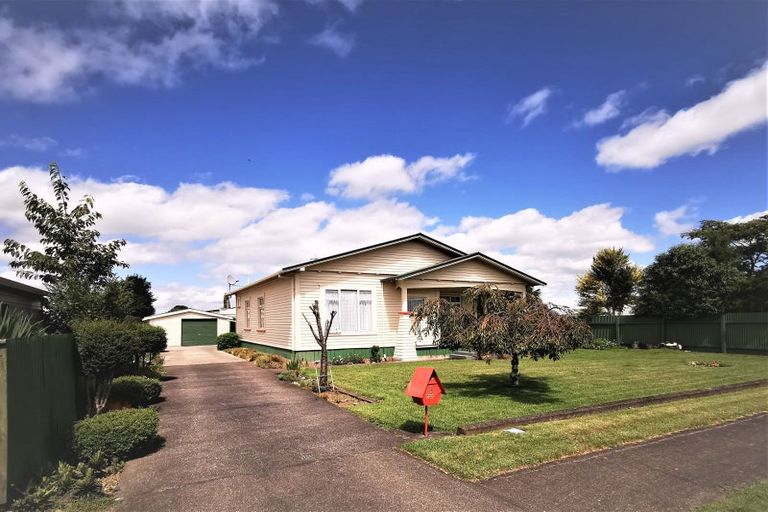 Photo of property in 3 Alexandra Street, Dannevirke, 4930