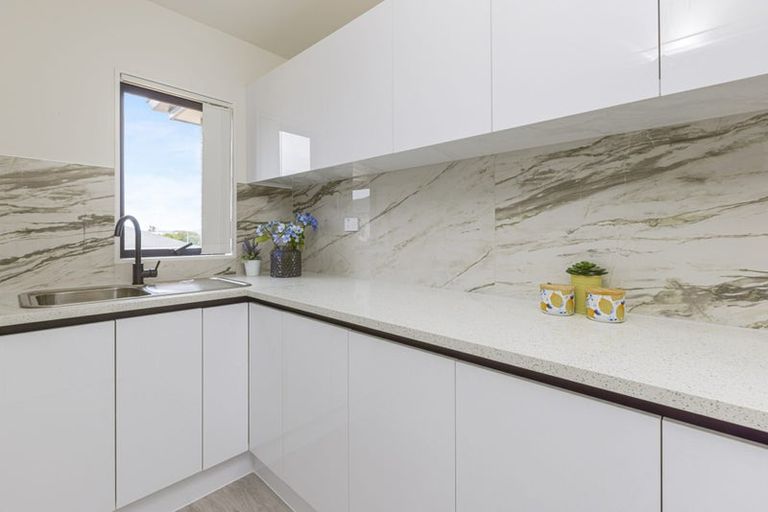 Photo of property in 2 Awaiti Way, Orewa, 0931