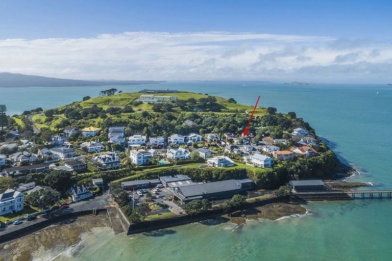Photo of property in 33 Jubilee Avenue, Devonport, Auckland, 0624