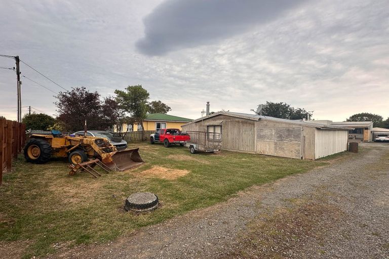 Photo of property in 22 Charles Street, Takapau, 4203
