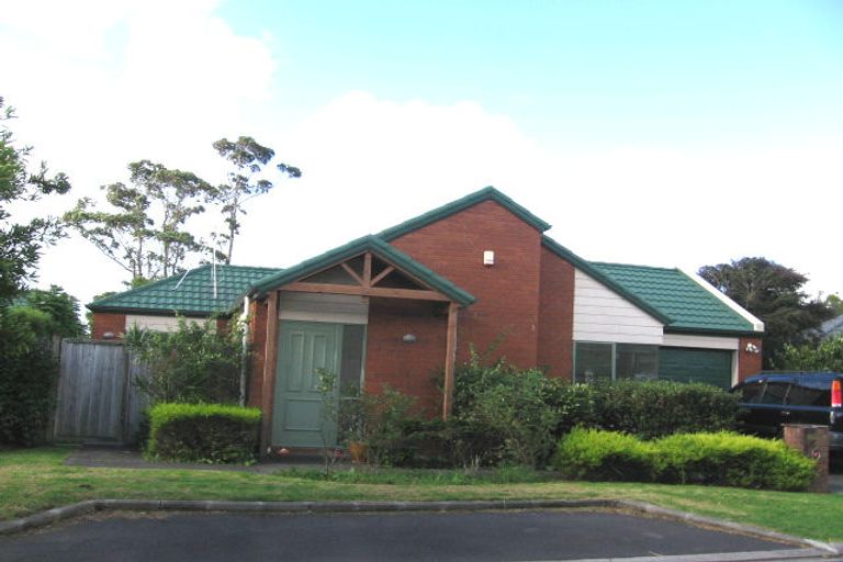 Photo of property in 5 Hibernian Drive, Ranui, Auckland, 0612