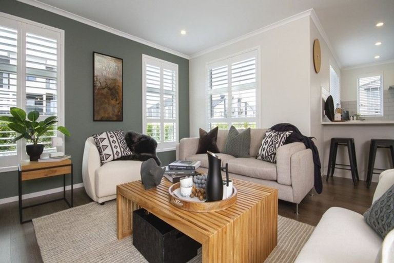 Photo of property in 104a Wharf Road, Te Atatu Peninsula, Auckland, 0610