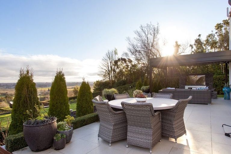 Photo of property in 28 Highcrest Heights, Westmorland, Christchurch, 8025