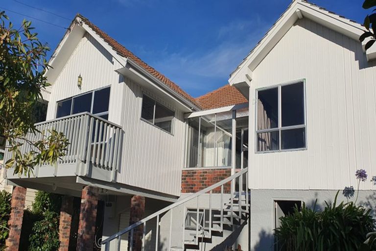 Photo of property in 37 Raroa Terrace, Tawa, Wellington, 5028