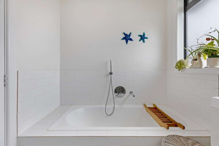 Photo of property in 4a Wingate Street, Redwood, Christchurch, 8051