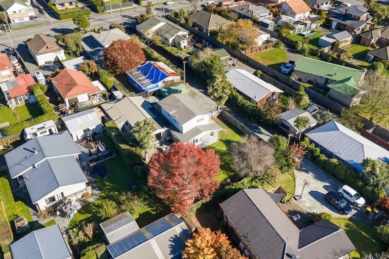 Photo of property in 18 Croziers Road, St Albans, Christchurch, 8052