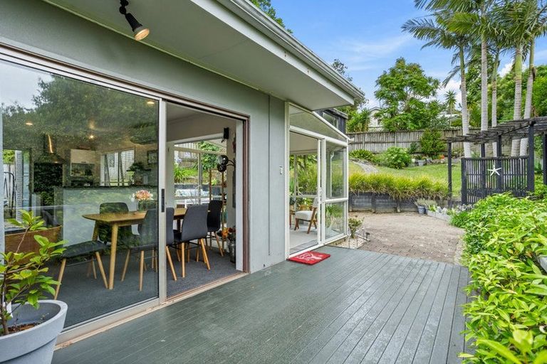 Photo of property in 2/43 Seaton Road, Murrays Bay, Auckland, 0630