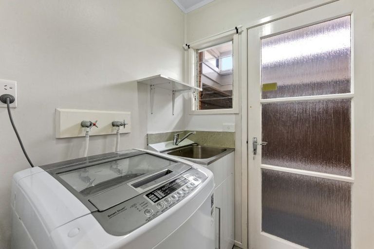 Photo of property in 1/4 Waterloo Road, Milford, Auckland, 0620