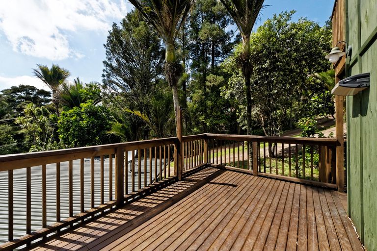 Photo of property in 40 Wood Bay Road, Titirangi, Auckland, 0604