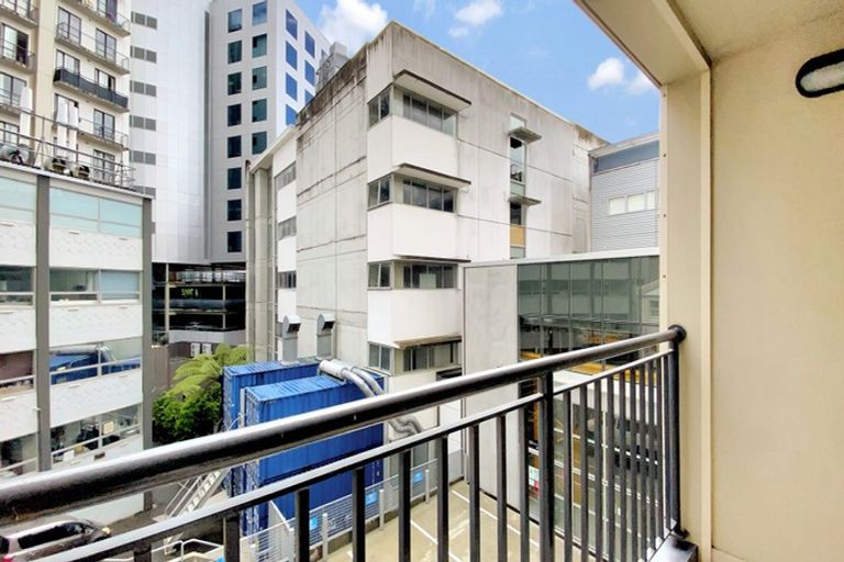 Photo of property in Oxford Apartments, 4a/13 Mount Street, Auckland Central, Auckland, 1010