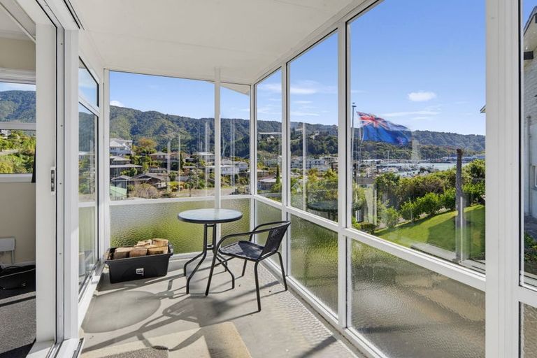 Photo of property in 10 Seaview Crescent, Picton, 7220