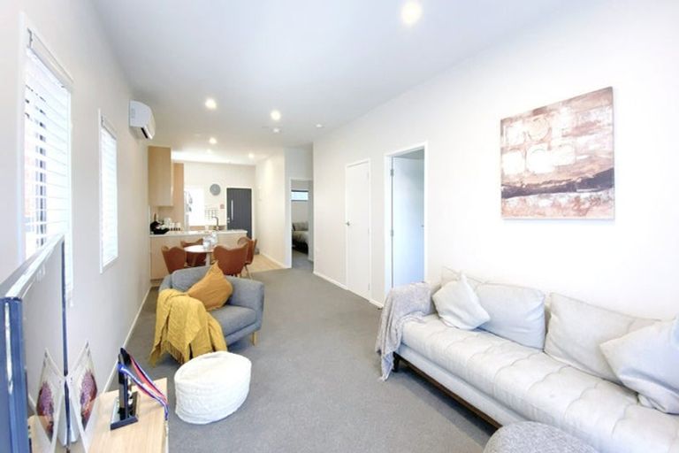 Photo of property in 13 Whakarato Way, Takanini, 2112
