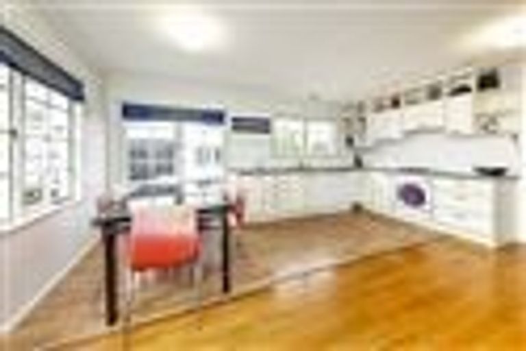 Photo of property in 8 Cargill Street, Papakura, 2110