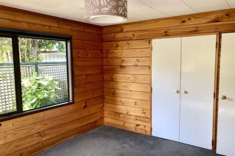 Photo of property in 64 Bassett Road, Johnsonville, Wellington, 6037